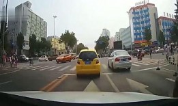 保定爆料红绿灯事件视频,真相与争议交织